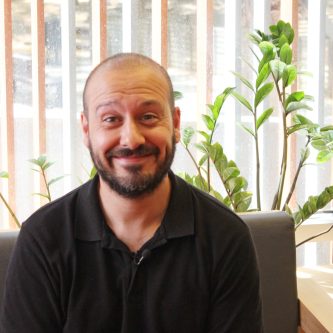 El Servei de Voluntariat de Sant Pere Claver promou i gestiona la participació de persones que, amb el seu temps i compromís, volen ser actors de transformació social, oferint suport i acompanyament a persones vulnerables o en risc d’exclusió, vinculades a la nostra entitat.