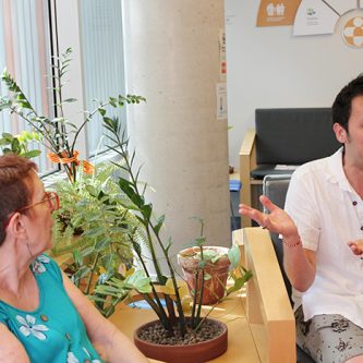 El Servei de Voluntariat de Sant Pere Claver promou i gestiona la participació de persones que, amb el seu temps i compromís, volen ser actors de transformació social, oferint suport i acompanyament a persones vulnerables o en risc d’exclusió, vinculades a la nostra entitat.