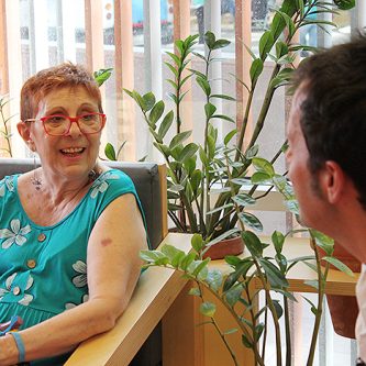 El Servei de Voluntariat de Sant Pere Claver promou i gestiona la participació de persones que, amb el seu temps i compromís, volen ser actors de transformació social, oferint suport i acompanyament a persones vulnerables o en risc d’exclusió, vinculades a la nostra entitat.