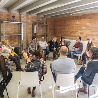 El Servei de Voluntariat de Sant Pere Claver promou i gestiona la participació de persones que, amb el seu temps i compromís, volen ser actors de transformació social, oferint suport i acompanyament a persones vulnerables o en risc d’exclusió, vinculades a la nostra entitat.