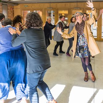 El Servei de Voluntariat de Sant Pere Claver promou i gestiona la participació de persones que, amb el seu temps i compromís, volen ser actors de transformació social, oferint suport i acompanyament a persones vulnerables o en risc d’exclusió, vinculades a la nostra entitat.